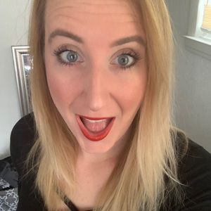 Meet your Posher, Alicia